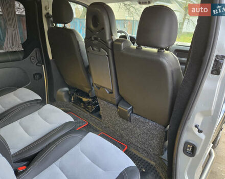 Серый Опель Виваро, объемом двигателя 1.6 л и пробегом 185 тыс. км за 22000 $, фото 12 на Automoto.ua