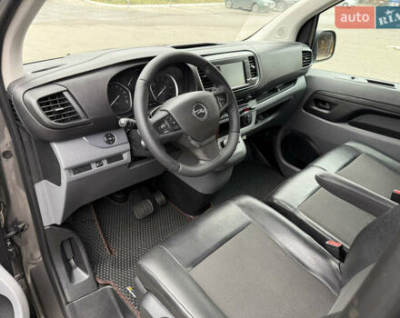 Серый Опель Виваро, объемом двигателя 2 л и пробегом 106 тыс. км за 22000 $, фото 8 на Automoto.ua