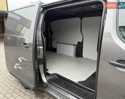 Серый Опель Виваро, объемом двигателя 2 л и пробегом 106 тыс. км за 22000 $, фото 4 на Automoto.ua