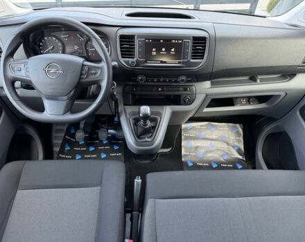 Сірий Опель Віваро, об'ємом двигуна 2 л та пробігом 230 тис. км за 27500 $, фото 3 на Automoto.ua