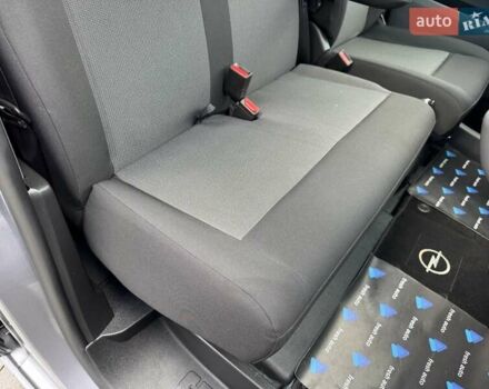 Серый Опель Виваро, объемом двигателя 2 л и пробегом 230 тыс. км за 27500 $, фото 36 на Automoto.ua