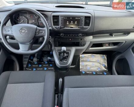 Серый Опель Виваро, объемом двигателя 2 л и пробегом 230 тыс. км за 27500 $, фото 3 на Automoto.ua