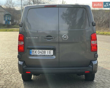Серый Опель Виваро, объемом двигателя 2 л и пробегом 246 тыс. км за 24750 $, фото 4 на Automoto.ua