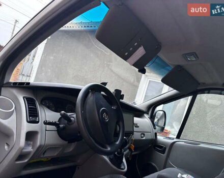 Сірий Опель Віваро, об'ємом двигуна 2 л та пробігом 460 тис. км за 11600 $, фото 6 на Automoto.ua