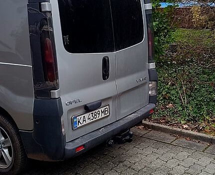 Сірий Опель Віваро, об'ємом двигуна 1.9 л та пробігом 320 тис. км за 6500 $, фото 3 на Automoto.ua