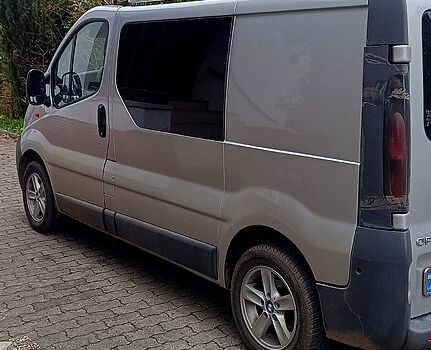 Сірий Опель Віваро, об'ємом двигуна 1.9 л та пробігом 320 тис. км за 6500 $, фото 4 на Automoto.ua