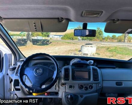 Серый Опель Виваро, объемом двигателя 1.9 л и пробегом 300 тыс. км за 6000 $, фото 5 на Automoto.ua