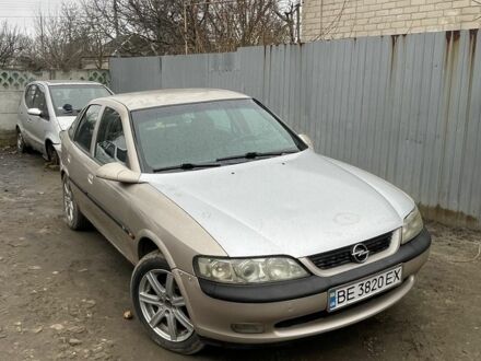 Серый Опель Виваро, объемом двигателя 1.6 л и пробегом 300 тыс. км за 947 $, фото 1 на Automoto.ua