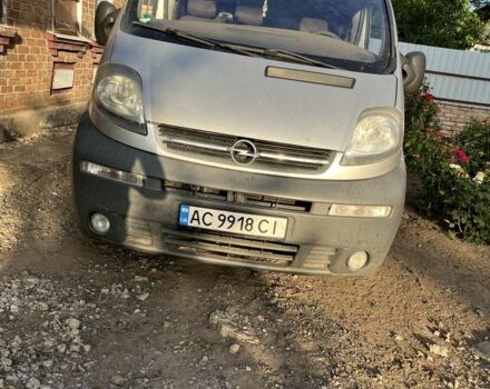Сірий Опель Віваро, об'ємом двигуна 1.9 л та пробігом 300 тис. км за 7500 $, фото 1 на Automoto.ua