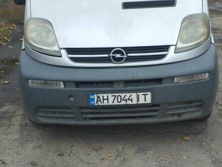 Сірий Опель Віваро, об'ємом двигуна 1.9 л та пробігом 300 тис. км за 4316 $, фото 1 на Automoto.ua