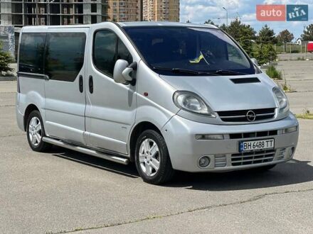 Сірий Опель Віваро, об'ємом двигуна 1.87 л та пробігом 345 тис. км за 6900 $, фото 1 на Automoto.ua
