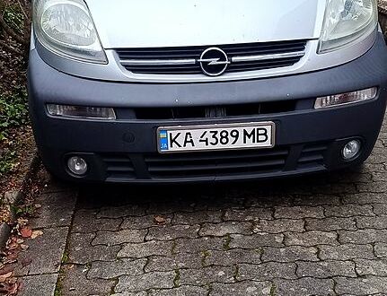 Сірий Опель Віваро, об'ємом двигуна 1.9 л та пробігом 320 тис. км за 6500 $, фото 1 на Automoto.ua