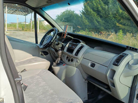 Сірий Опель Віваро, об'ємом двигуна 1.9 л та пробігом 550 тис. км за 7500 $, фото 1 на Automoto.ua