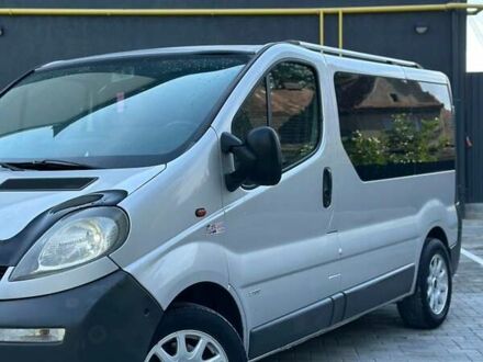 Опель Віваро 2004 у Кременце на Automoto.ua Сірий Опель Віваро, об'ємом двигуна 2.46 л та пробігом 420 тис. км за 5999 $, фото 1 на Automoto.ua