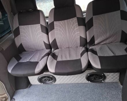 Серый Опель Виваро, объемом двигателя 1.9 л и пробегом 350 тыс. км за 9000 $, фото 1 на Automoto.ua