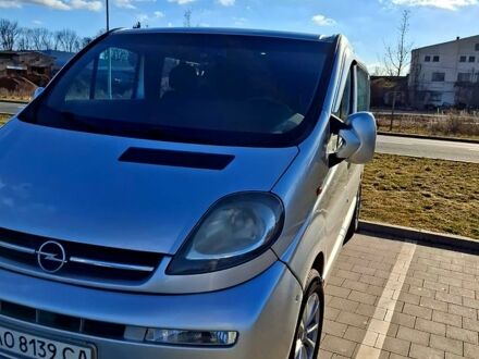 Сірий Опель Віваро, об'ємом двигуна 1.9 л та пробігом 370 тис. км за 7200 $, фото 1 на Automoto.ua