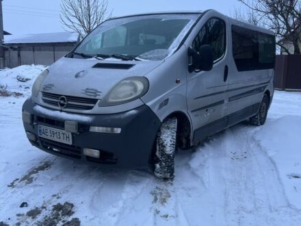 Сірий Опель Віваро, об'ємом двигуна 1.9 л та пробігом 586 тис. км за 7000 $, фото 1 на Automoto.ua