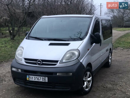 Сірий Опель Віваро, об'ємом двигуна 1.9 л та пробігом 350 тис. км за 5650 $, фото 1 на Automoto.ua
