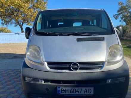Серый Опель Виваро, объемом двигателя 1.9 л и пробегом 314 тыс. км за 7000 $, фото 1 на Automoto.ua
