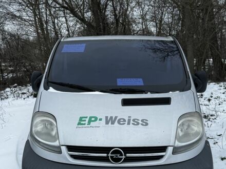 Серый Опель Виваро, объемом двигателя 1.9 л и пробегом 350 тыс. км за 4999 $, фото 1 на Automoto.ua