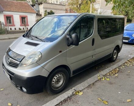 Серый Опель Виваро, объемом двигателя 2.5 л и пробегом 300 тыс. км за 7400 $, фото 1 на Automoto.ua