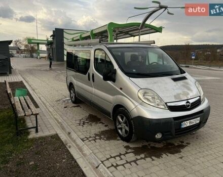 Сірий Опель Віваро, об'ємом двигуна 2 л та пробігом 300 тис. км за 7900 $, фото 1 на Automoto.ua