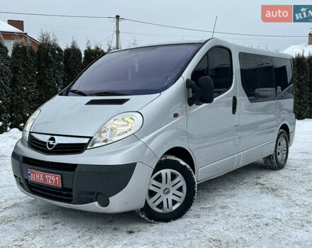 Сірий Опель Віваро, об'ємом двигуна 2.5 л та пробігом 238 тис. км за 12900 $, фото 1 на Automoto.ua