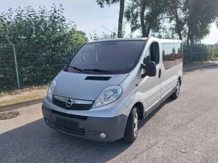 Опель Виваро 2008 в Луцке на Automoto.ua Серый Опель Виваро, объемом двигателя 2 л и пробегом 252 тыс. км за 7250 $, фото 1 на Automoto.ua