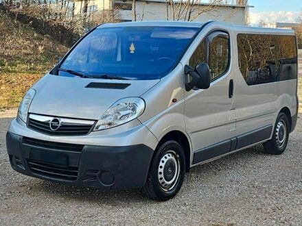 Сірий Опель Віваро, об'ємом двигуна 0 л та пробігом 200 тис. км за 3300 $, фото 1 на Automoto.ua