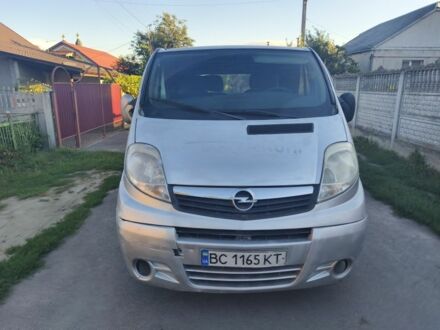 Сірий Опель Віваро, об'ємом двигуна 0 л та пробігом 312 тис. км за 5311 $, фото 1 на Automoto.ua