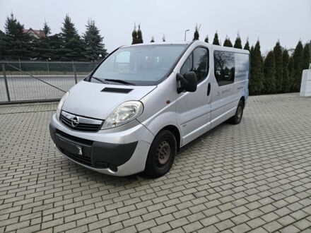 Серый Опель Виваро, объемом двигателя 2 л и пробегом 360 тыс. км за 4500 $, фото 1 на Automoto.ua