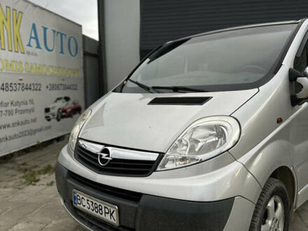 Серый Опель Виваро, объемом двигателя 2 л и пробегом 235 тыс. км за 10350 $, фото 1 на Automoto.ua