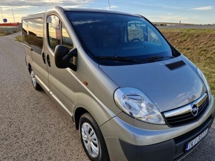 Серый Опель Виваро, объемом двигателя 2 л и пробегом 183 тыс. км за 7000 $, фото 1 на Automoto.ua