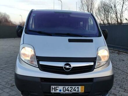 Серый Опель Виваро, объемом двигателя 2 л и пробегом 270 тыс. км за 15200 $, фото 1 на Automoto.ua
