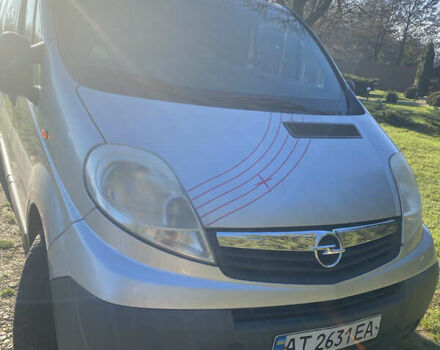 Сірий Опель Віваро, об'ємом двигуна 2 л та пробігом 293 тис. км за 11000 $, фото 1 на Automoto.ua