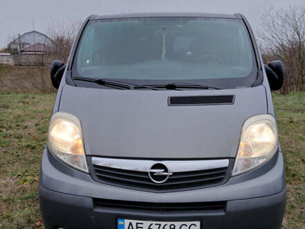 Серый Опель Виваро, объемом двигателя 2 л и пробегом 261 тыс. км за 16500 $, фото 1 на Automoto.ua