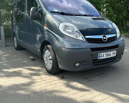 Сірий Опель Віваро, об'ємом двигуна 2 л та пробігом 397 тис. км за 12000 $, фото 1 на Automoto.ua