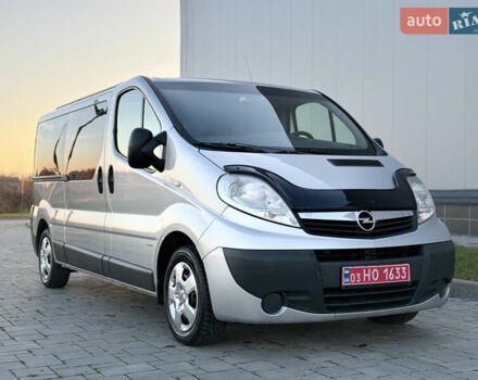 Сірий Опель Віваро, об'ємом двигуна 2 л та пробігом 263 тис. км за 16500 $, фото 1 на Automoto.ua
