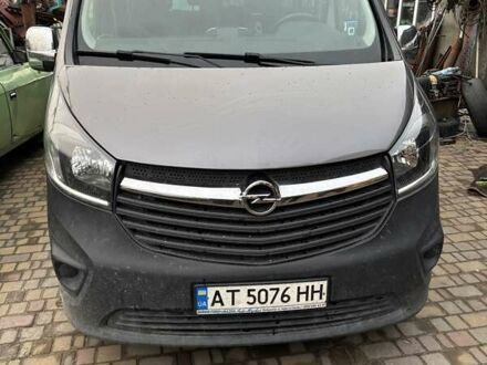 Серый Опель Виваро, объемом двигателя 1.6 л и пробегом 290 тыс. км за 14000 $, фото 1 на Automoto.ua