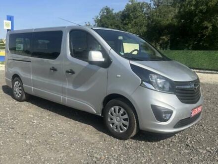 Серый Опель Виваро, объемом двигателя 1.6 л и пробегом 141 тыс. км за 17600 $, фото 1 на Automoto.ua