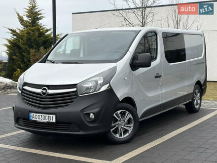 Серый Опель Виваро, объемом двигателя 1.6 л и пробегом 300 тыс. км за 15300 $, фото 1 на Automoto.ua