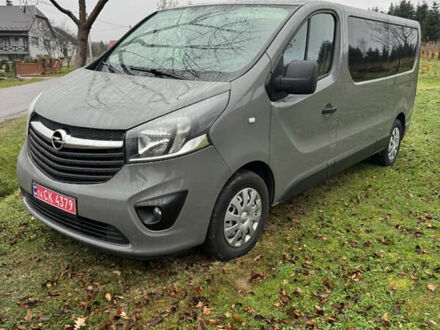Серый Опель Виваро, объемом двигателя 1.6 л и пробегом 260 тыс. км за 15950 $, фото 1 на Automoto.ua