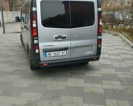 Сірий Опель Віваро, об'ємом двигуна 1.6 л та пробігом 255 тис. км за 17500 $, фото 1 на Automoto.ua