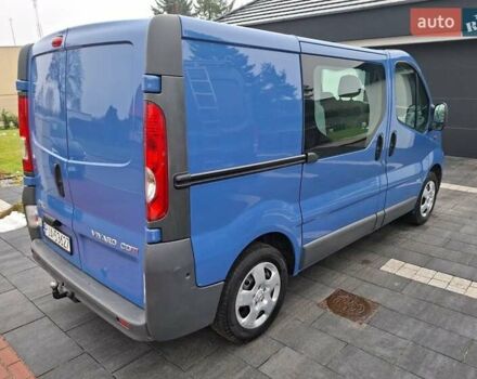 Синий Опель Виваро, объемом двигателя 2 л и пробегом 136 тыс. км за 8000 $, фото 4 на Automoto.ua