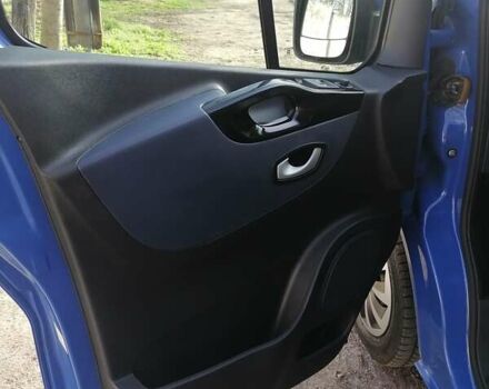 Синий Опель Виваро, объемом двигателя 1.6 л и пробегом 390 тыс. км за 10900 $, фото 2 на Automoto.ua