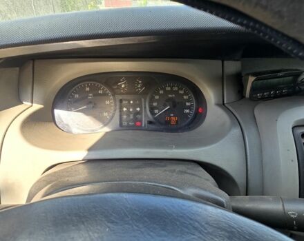 Синий Опель Виваро, объемом двигателя 1.9 л и пробегом 220 тыс. км за 4700 $, фото 4 на Automoto.ua