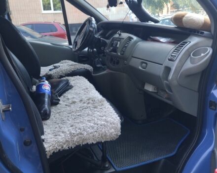 Синий Опель Виваро, объемом двигателя 2 л и пробегом 370 тыс. км за 8200 $, фото 4 на Automoto.ua