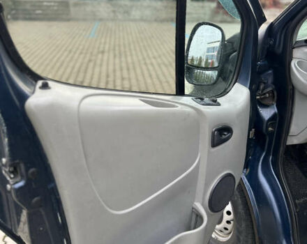 Синій Опель Віваро, об'ємом двигуна 1.9 л та пробігом 320 тис. км за 4000 $, фото 11 на Automoto.ua