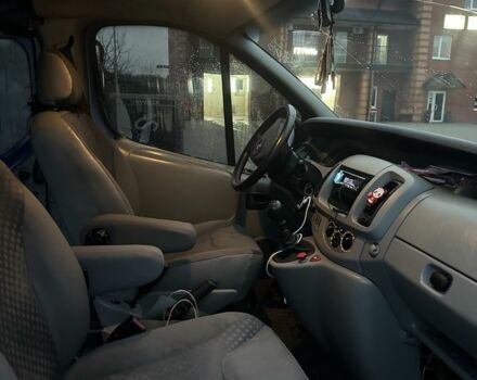 Синий Опель Виваро, объемом двигателя 2.5 л и пробегом 350 тыс. км за 5000 $, фото 8 на Automoto.ua