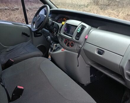 Синий Опель Виваро, объемом двигателя 1.9 л и пробегом 485 тыс. км за 7000 $, фото 4 на Automoto.ua